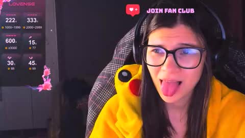  KIRA  online show from November 2025 04:51:02 PM