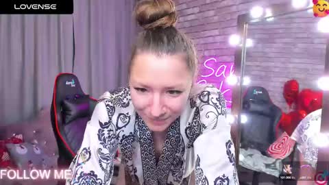 hi im Molly heregreat boobs big heart  warm pussy  online show from March 2025 01:00:02 AM