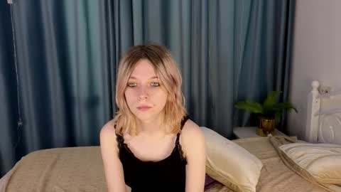 Snapshot of mollysally chatting on April 2026 04:10:02 AM mollysally online show from April 2026 04:10:02 AM