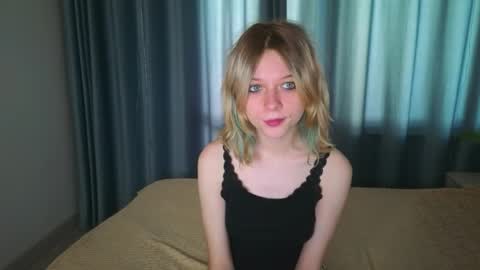 Snapshot of mollysally chatting on April 2026 04:04:01 AM mollysally online show from April 2026 04:04:01 AM