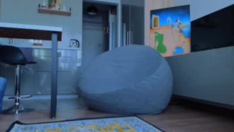 Molly online show from November 2025 09:15:01 AM