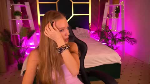 mollyymayy online show from December 2025 09:29:02 AM