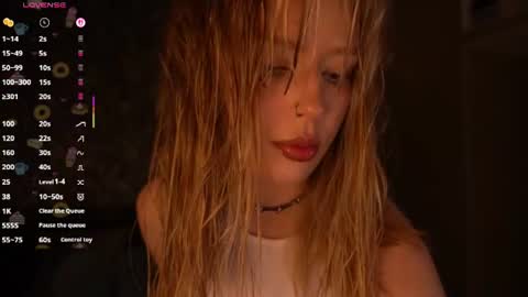 Snapshot of mollyymayy chatting on June 2026 12:13:02 AM mollyymayy online show from June 2026 12:13:02 AM