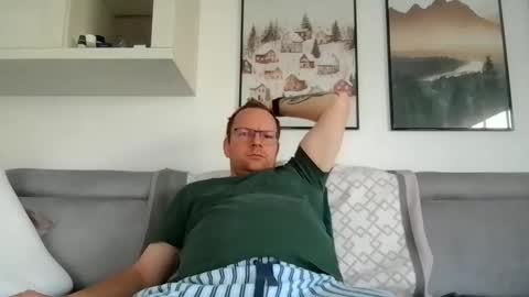 Snapshot of molnarzsolt chatting on April 2026 08:45:01 AM molnarzsolt online show from April 2026 08:45:01 AM