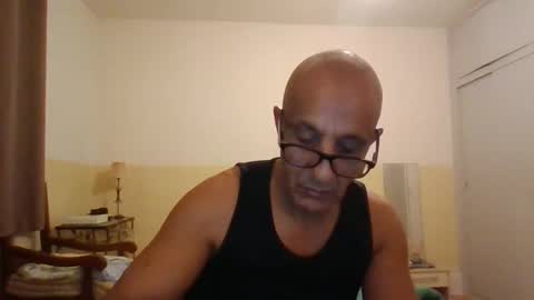 moment71200 online show from November 2025 10:54:02 AM