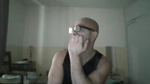 moment71200 online show from November 2025 12:31:02 PM