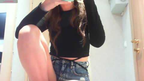 Hailey online show from November 2025 03:37:02 AM