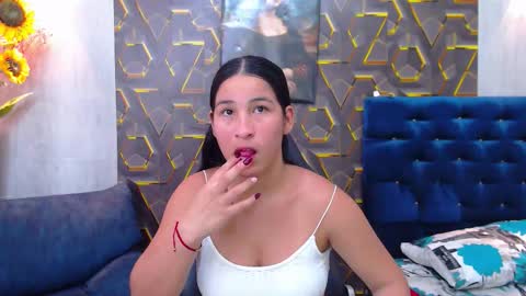 Snapshot of mommy_dulce chatting on March 2026 01:01:02 AM ANDREA online show from March 2026 01:01:02 AM