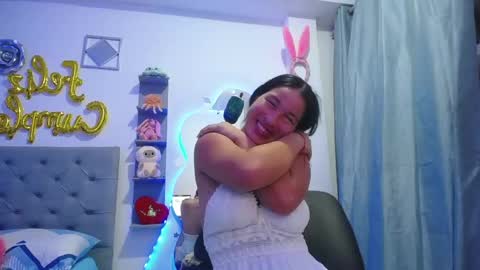 Snapshot of mommy_dulce chatting on May 2026 01:44:02 AM ANDREA online show from May 2026 01:44:02 AM