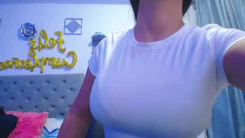 Snapshot of mommy_dulce chatting on May 2026 01:23:01 AM ANDREA online show from May 2026 01:23:01 AM