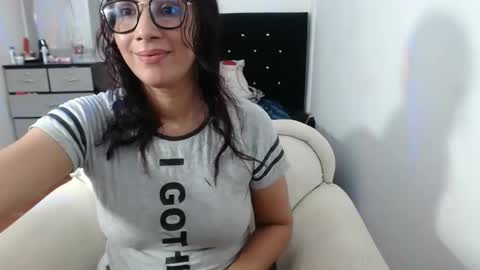 Snapshot of mommy_sexy2 chatting on December 2024 04:41:01 AM zarai online show from December 2024 04:41:01 AM