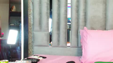  DINAH  online show from December 2025 07:29:02 PM