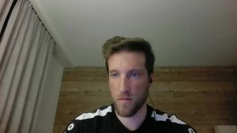 Snapshot of moms_little_monster chatting on December 2024 04:15:02 PM moms_little_monster online show from December 2024 04:15:02 PM