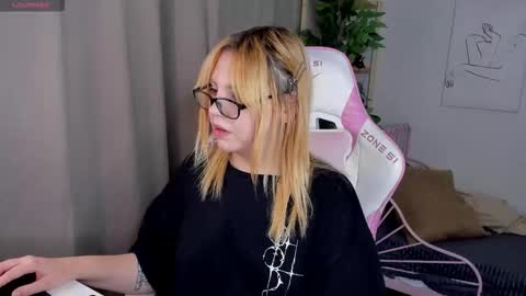 mon1ca_jones online show from October 2025 01:17:01 AM