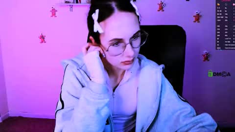 Mona  online show from January 2026 09:18:02 PM