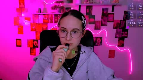 Mona  online show from April 2026 07:11:02 PM