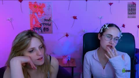 Snapshot of mona_cloud chatting on May 2026 04:07:02 AM Mona online show from May 2026 04:07:02 AM