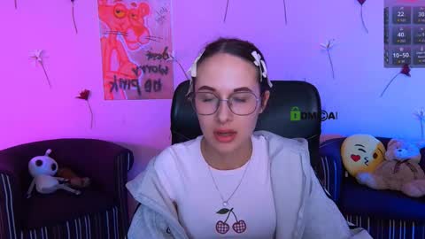 Snapshot of mona_cloud chatting on May 2026 06:46:02 PM Mona online show from May 2026 06:46:02 PM
