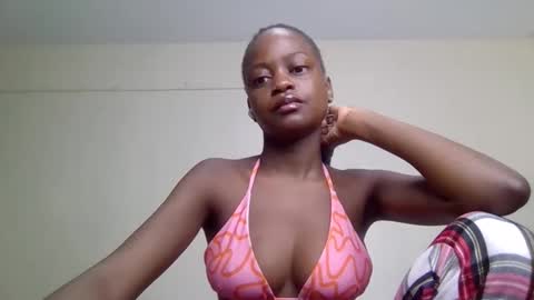 Snapshot of mona_luv1 chatting on September 2025 01:16:02 AM Mona online show from September 2025 01:16:02 AM