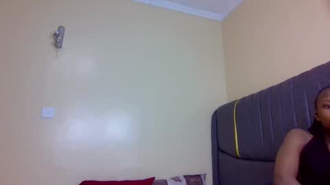 Snapshot of mona_luv1 chatting on October 2025 01:36:02 AM Mona online show from October 2025 01:36:02 AM