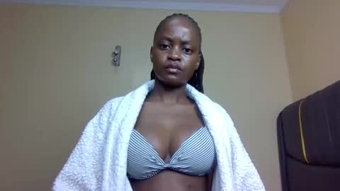 Mona online show from November 2025 04:42:01 PM