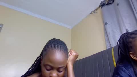 Mona online show from November 2025 01:06:02 PM