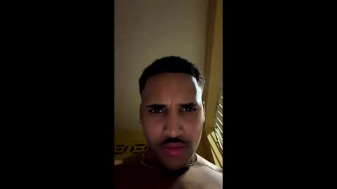 Snapshot of moneyblancos chatting on May 2026 11:23:04 PM moneyblancos online show from May 2026 11:23:04 PM