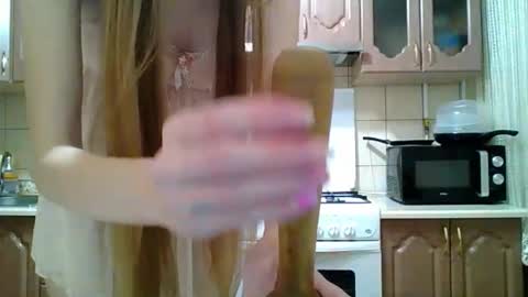 Monica online show from December 2025 10:41:02 PM