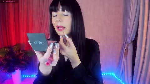 Monica online show from November 2025 01:33:01 PM