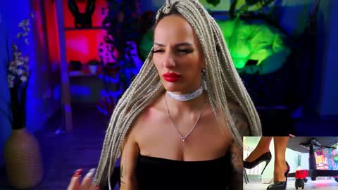 Monika online show from January 2025 01:53:01 PM