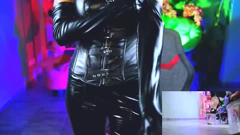 Monika online show from September 2025 11:32:01 AM