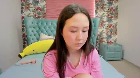 Monica online show from November 2025 03:58:02 PM