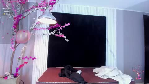 MONIK FOX online show from October 2025 07:51:01 PM