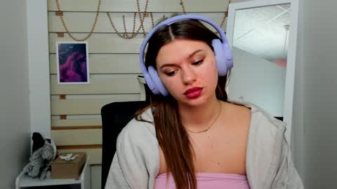 Monika online show from January 2025 10:50:02 AM