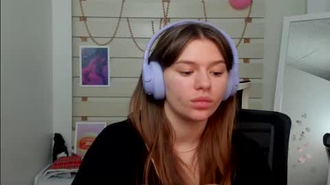 Monika online show from February 2025 01:32:01 PM