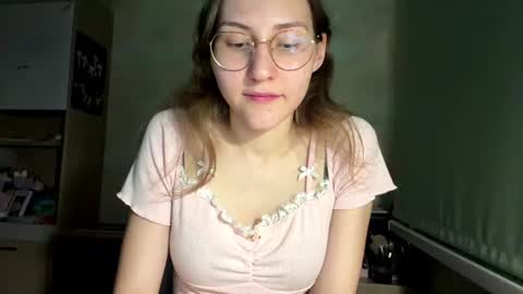 Snapshot of monikakotts chatting on July 2026 07:46:01 PM Mia online show from July 2026 07:46:01 PM