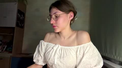 Snapshot of monikakotts chatting on July 2026 06:57:02 PM Mia online show from July 2026 06:57:02 PM