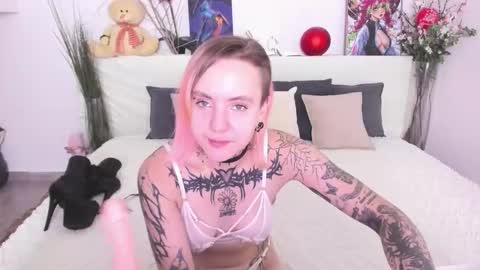 monikalowww online show from September 2025 10:07:02 AM