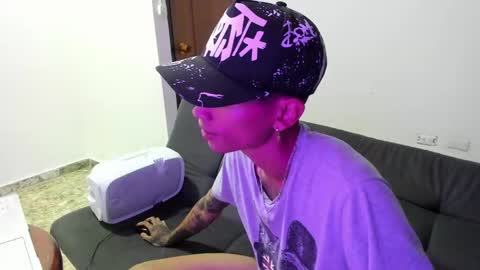 monkeyd_66 online show from January 2025 10:41:02 AM