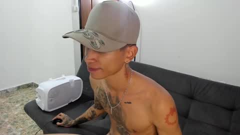 monkeyd_66 online show from January 2025 02:41:02 PM