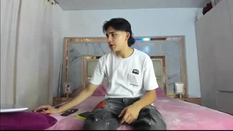 monky_0002 online show from March 2026 11:33:01 PM