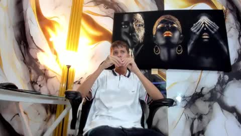 Snapshot of mono_blonde chatting on September 2025 07:46:02 PM mono_blonde online show from September 2025 07:46:02 PM