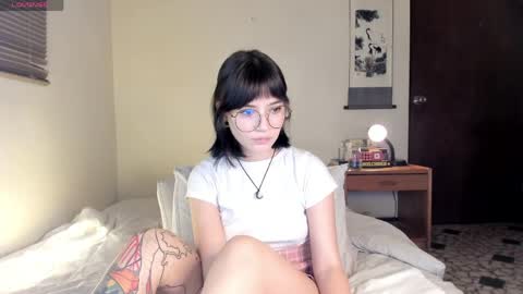 Snapshot of monserrat_gil chatting on May 2026 04:20:02 AM Monserrat Gil onlyfans online show from May 2026 04:20:02 AM