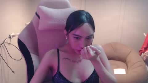 ELYSE A SIMPLE GIRL online show from January 2025 01:24:02 PM