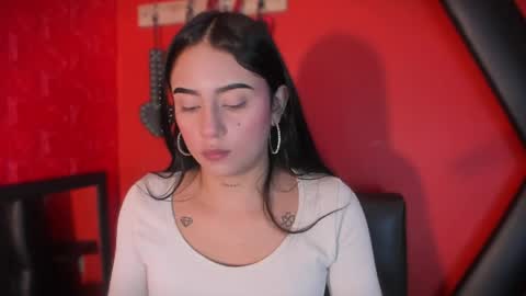 Monttserratt online show from April 2026 07:04:02 PM