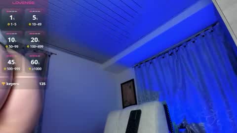 moollly_ online show from November 2025 01:50:02 AM