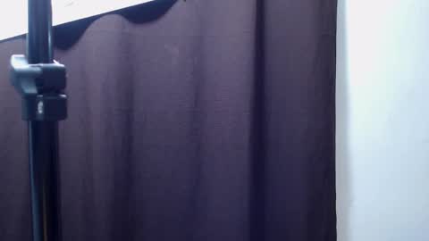 moon_and_fire_ online show from November 2025 02:39:02 AM