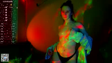 Lola online show from March 2025 05:50:01 PM