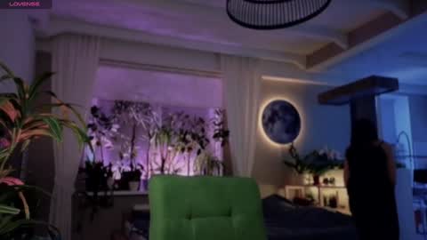 Luna  online show from December 2024 10:35:02 AM