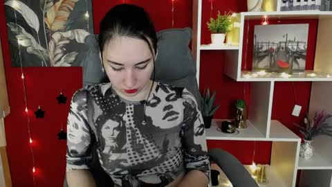 Snapshot of moon_foxy_ chatting on January 2025 10:06:02 AM Diana online show from January 2025 10:06:02 AM